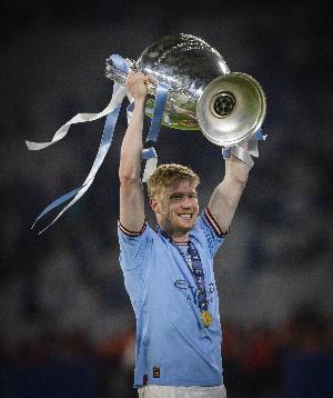 kaiyun-蓝月传奇！33岁德布劳内效力曼城10年，至今共夺19冠&amp;6英超1欧冠