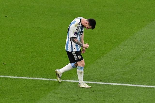 1669501898521048309.jpg FihHgxTUAAI3jj1.jpg