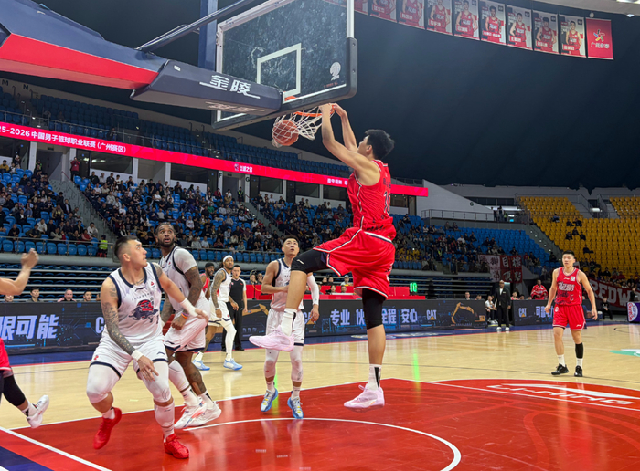 开云-17+10+4帽！徐昕爆了！护框碾压，进攻完美终结，把山东打绝望了|山东队|周琦|比赛|琼斯|蜕变_新浪体育_新浪新闻